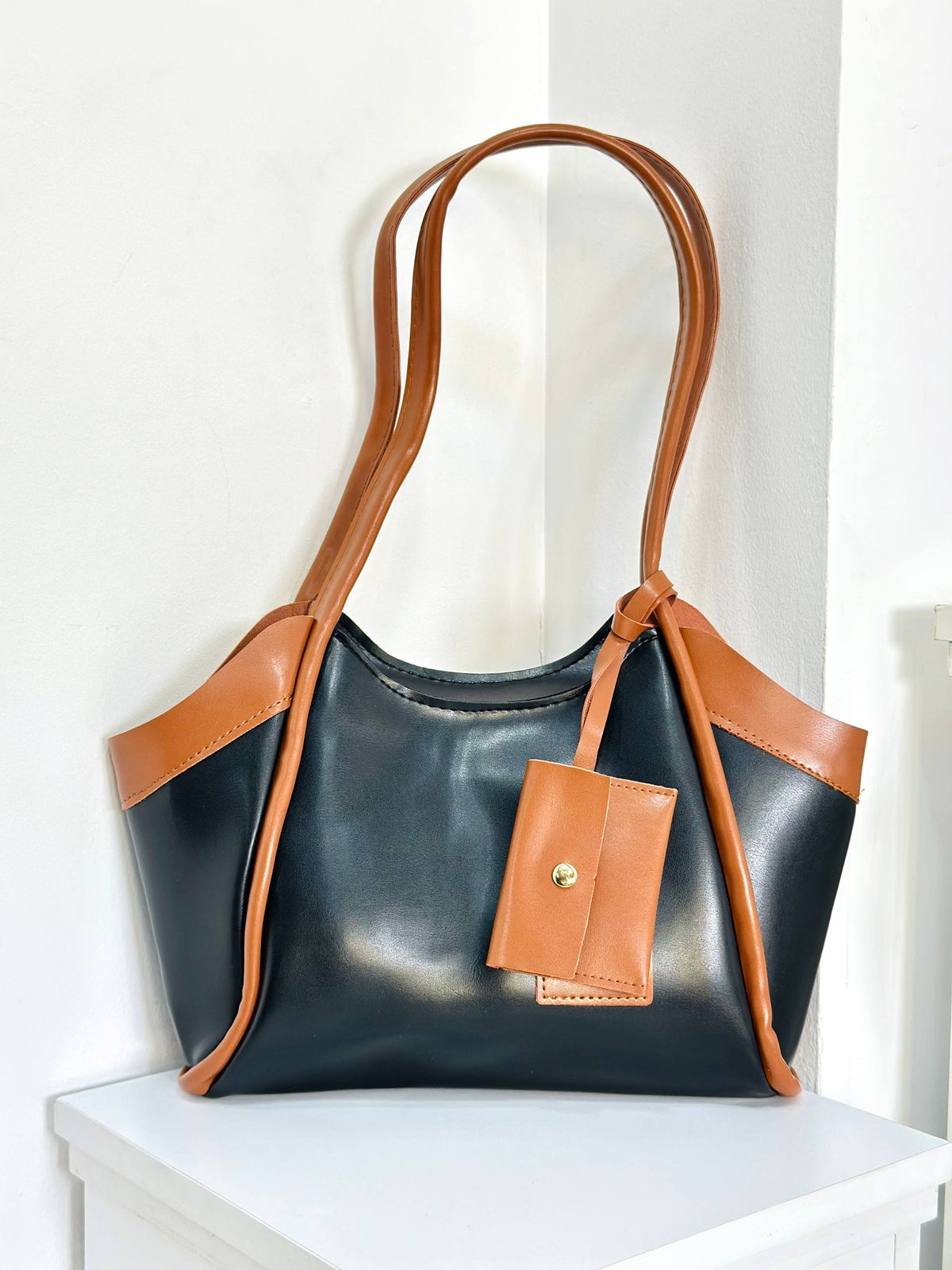 Givara Tote