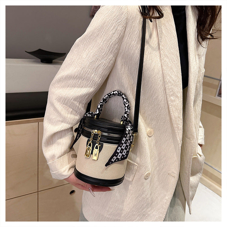 Luna Carryall