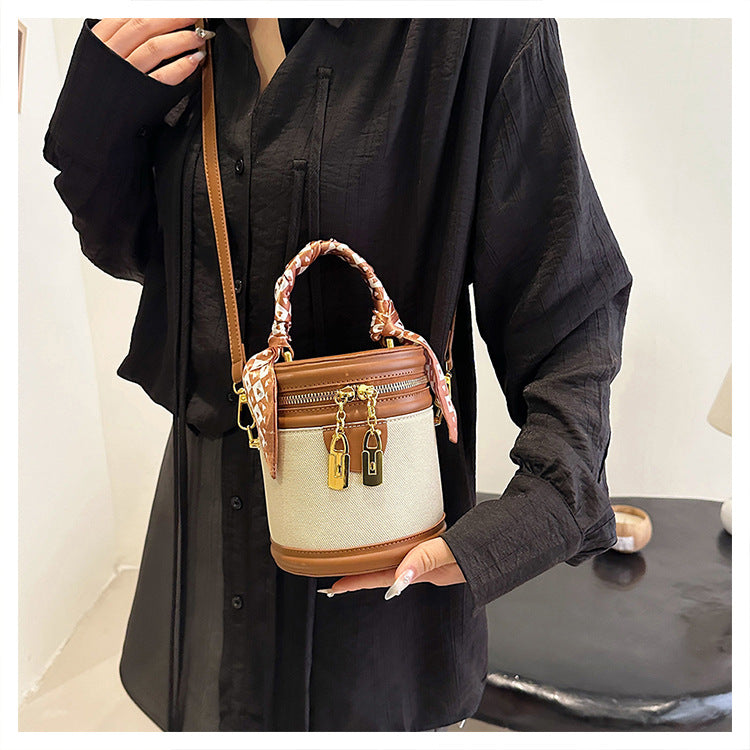 Luna Carryall