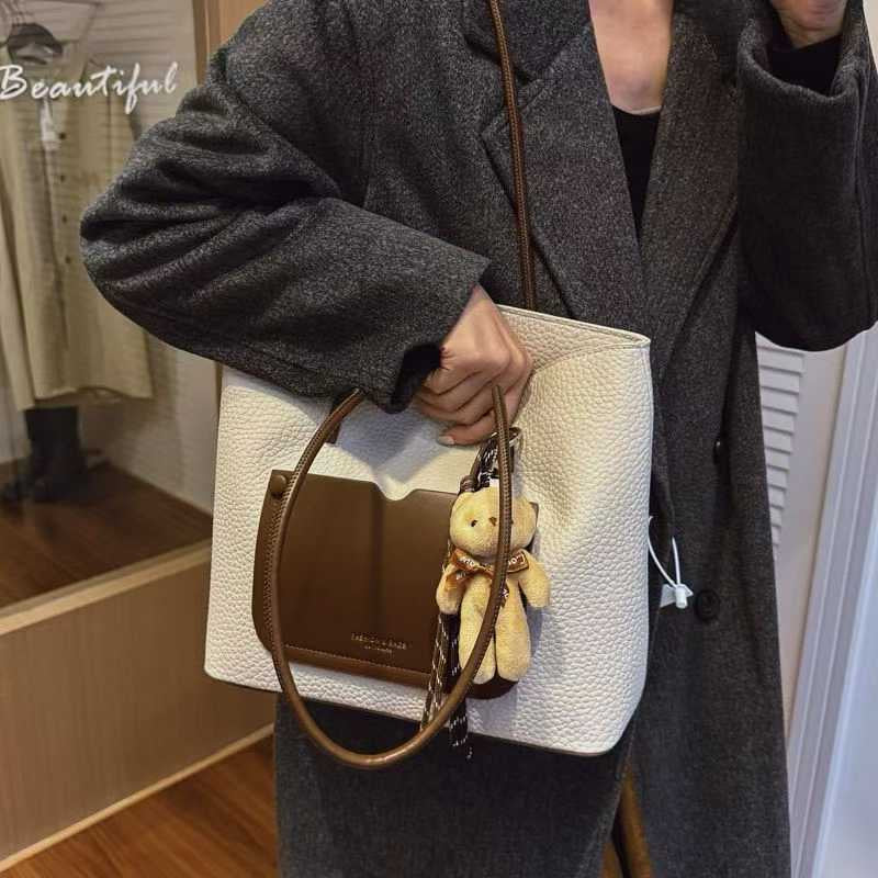 Velvt Classy Tote