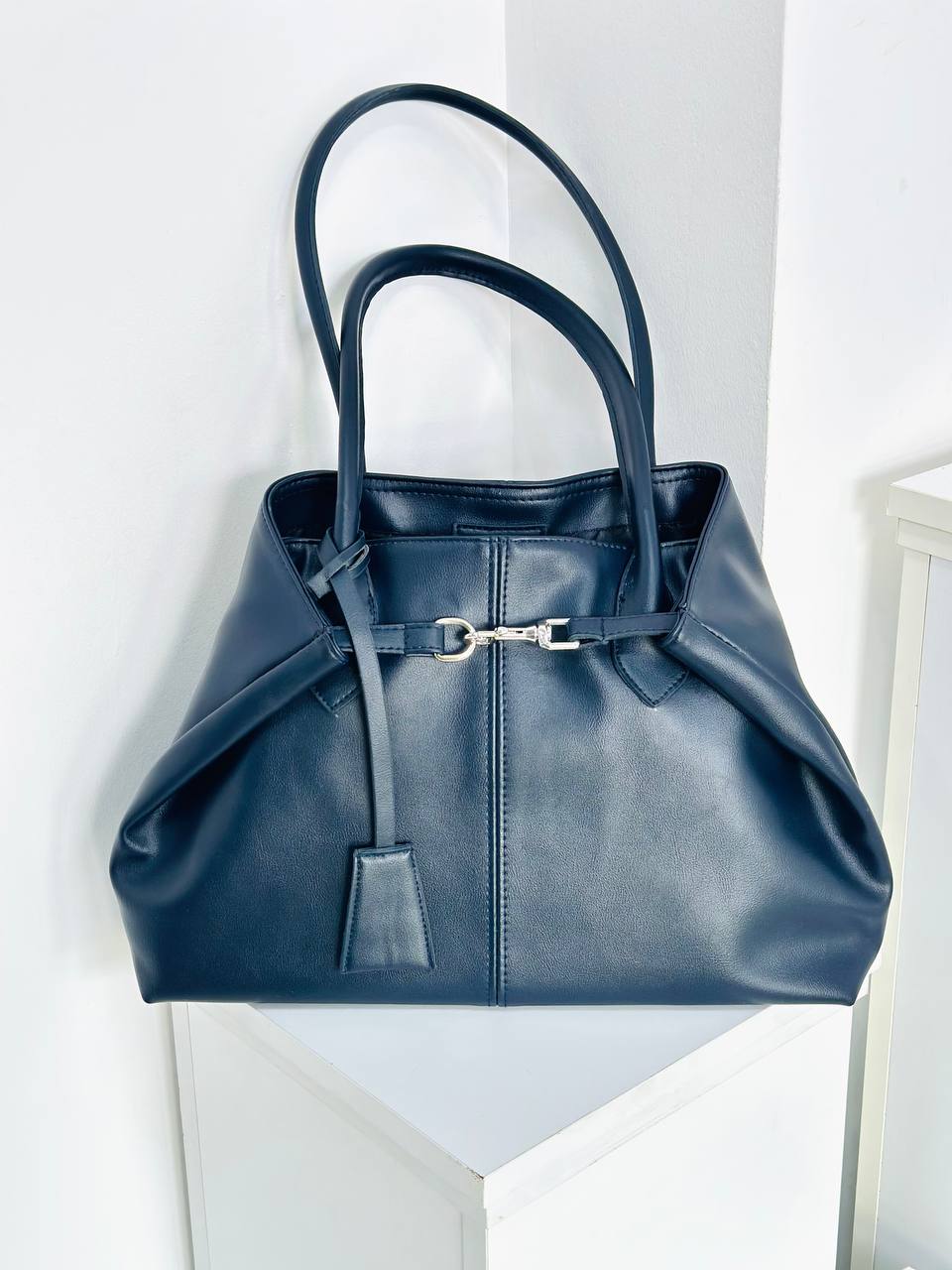 Luvia Tote