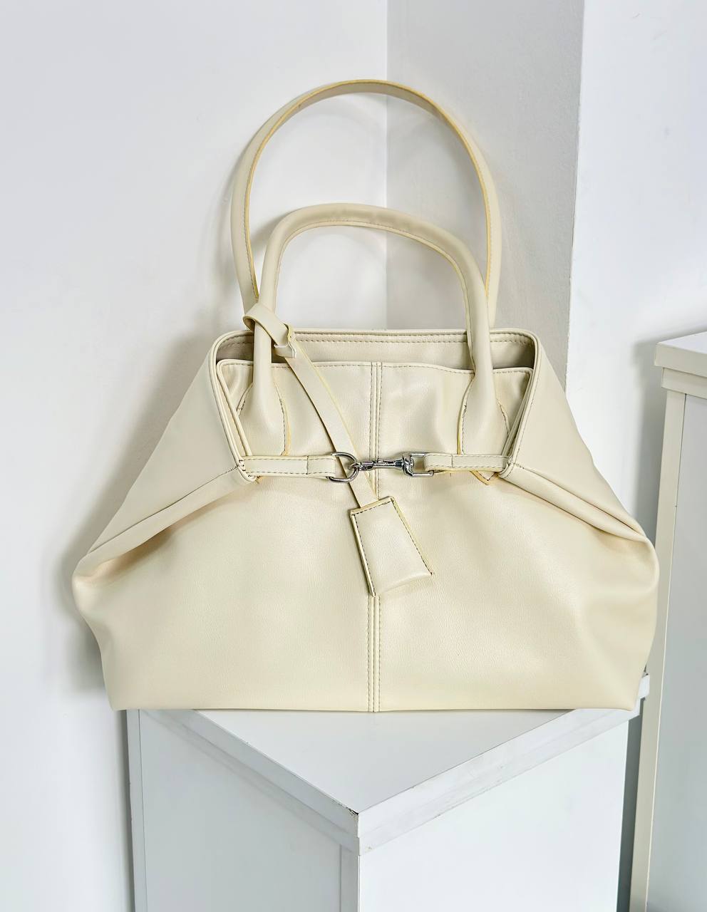Luvia Tote
