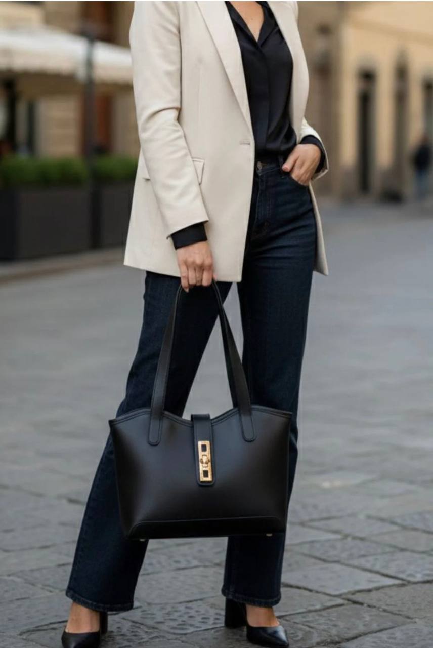 Sia Tote