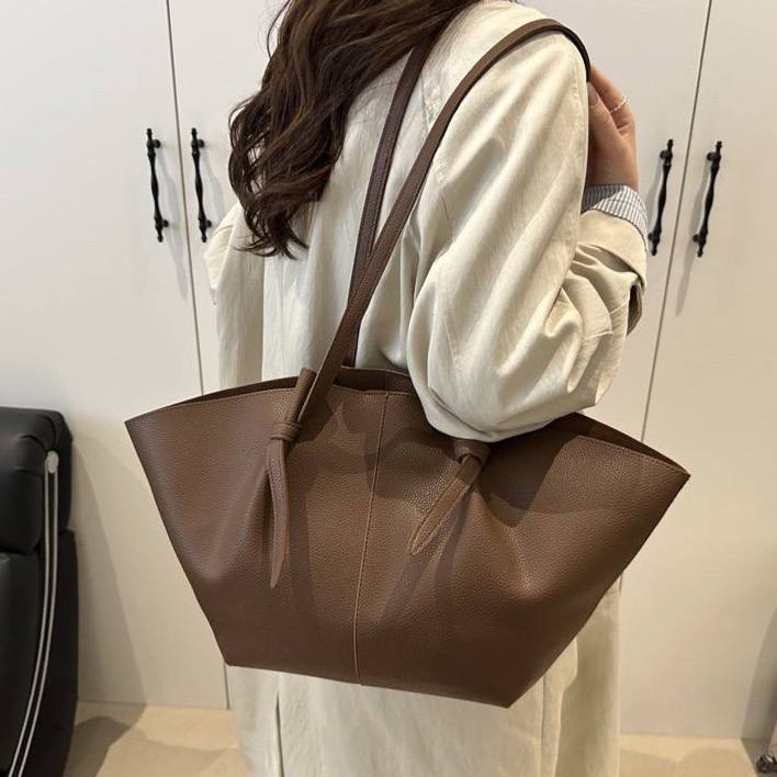 Vessia Tote