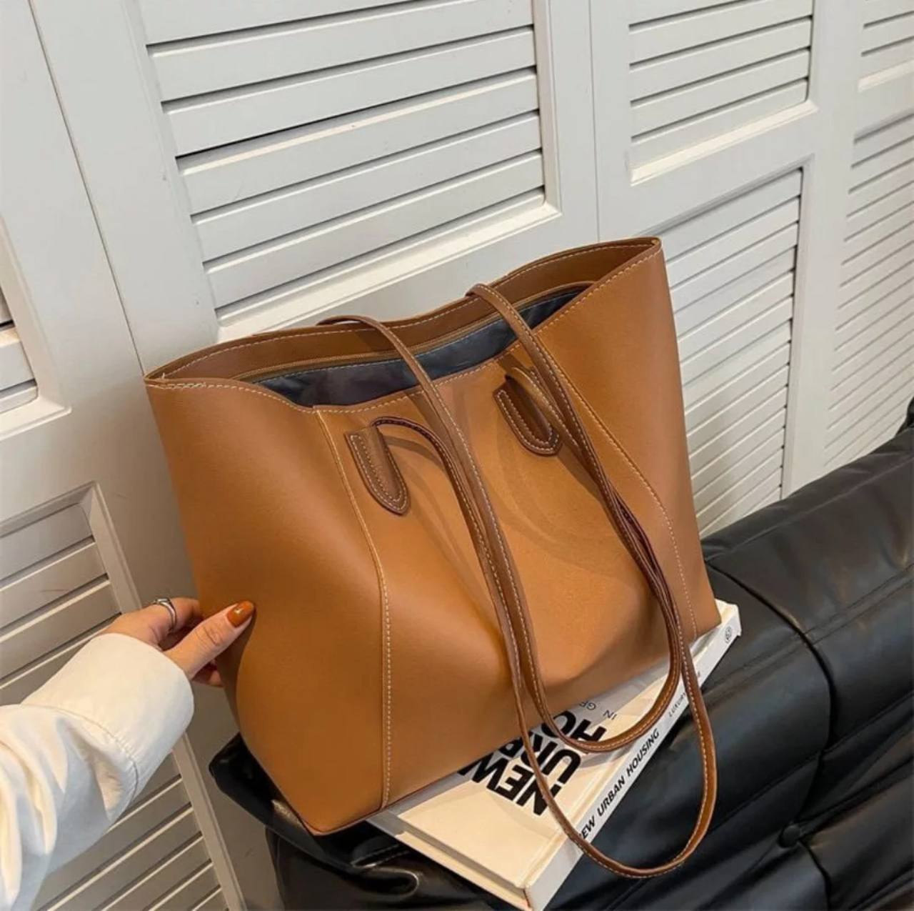 Daile tote