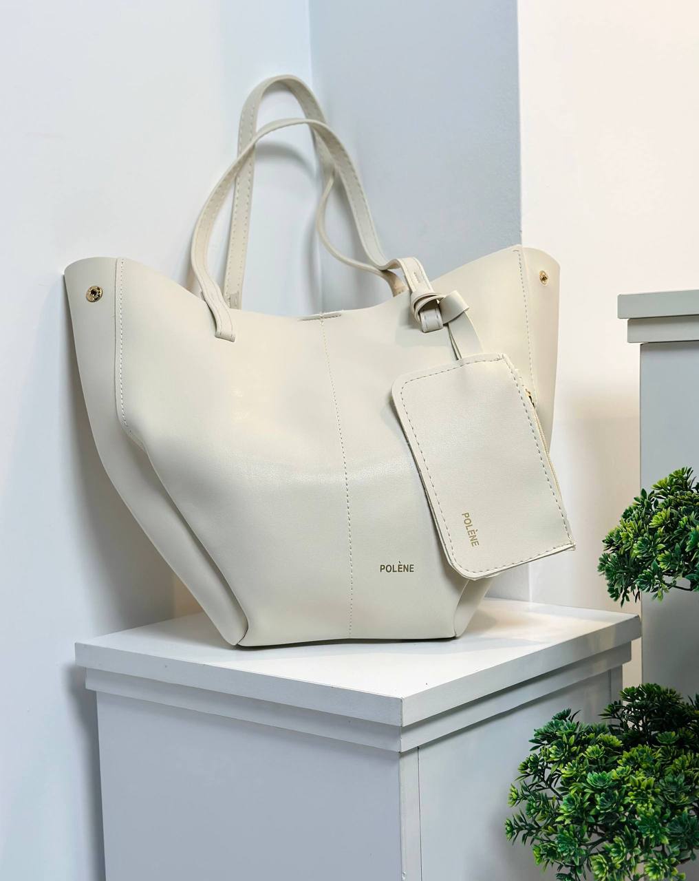 Levn Tote