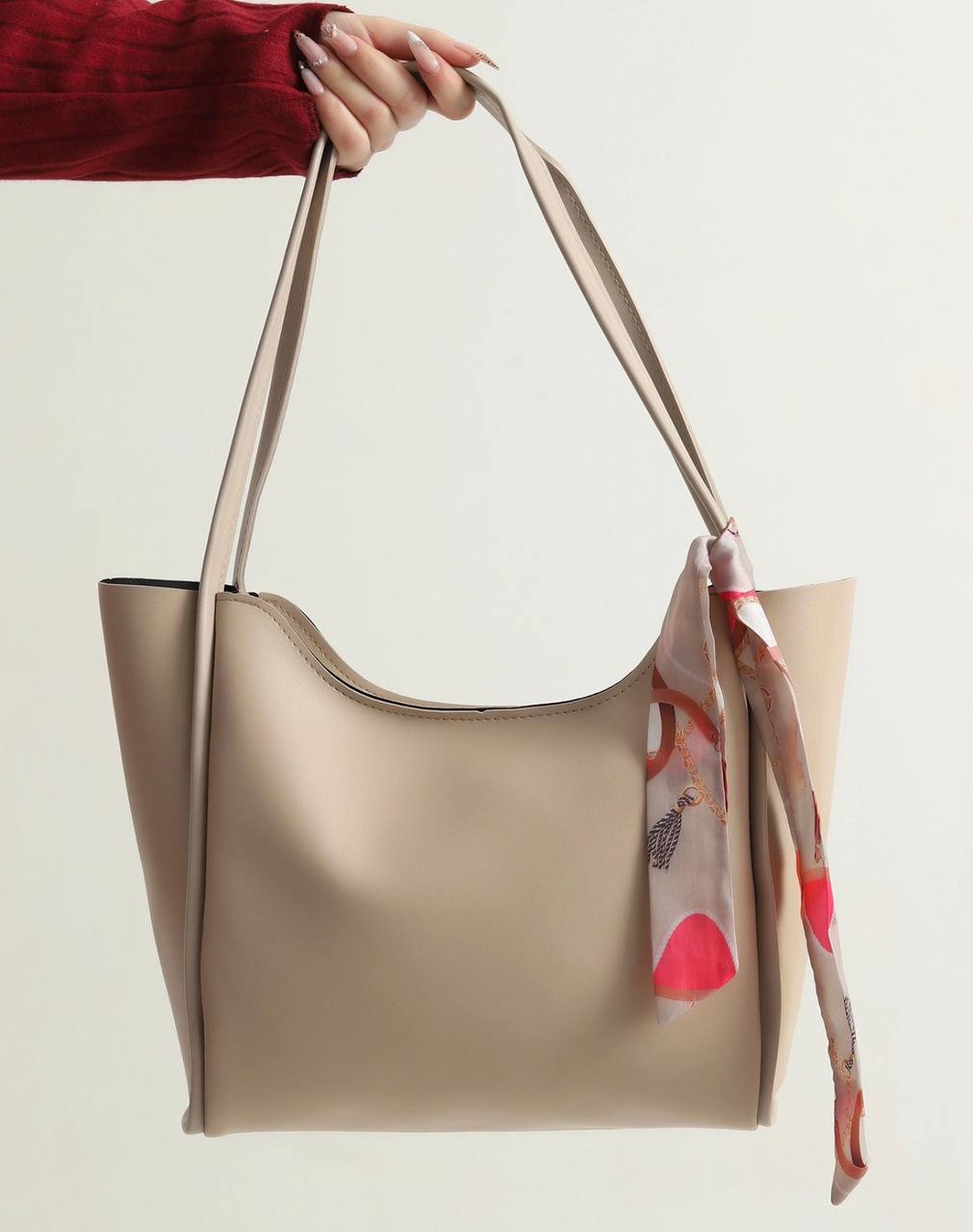Vela Tote