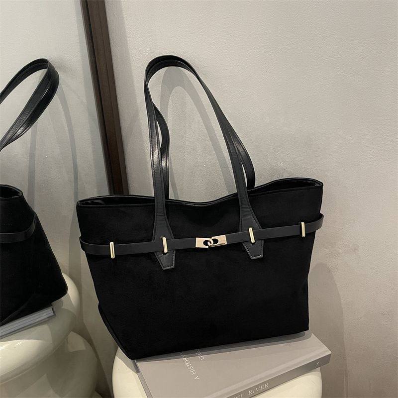 Dria Tote