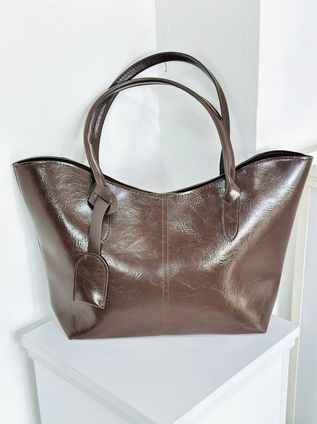 Taveiie Tote