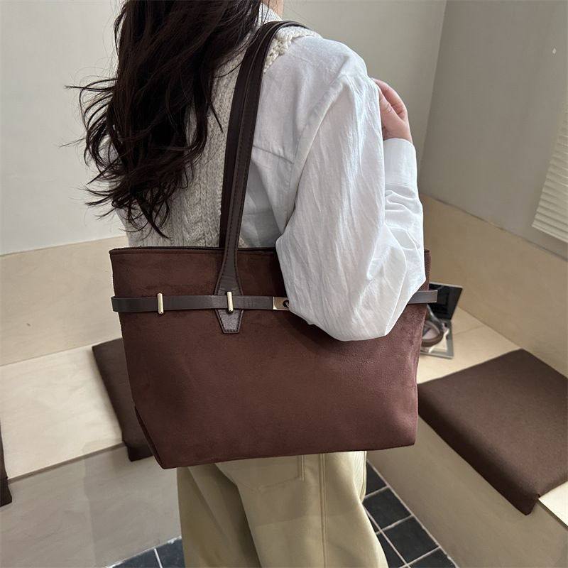 Dria Tote