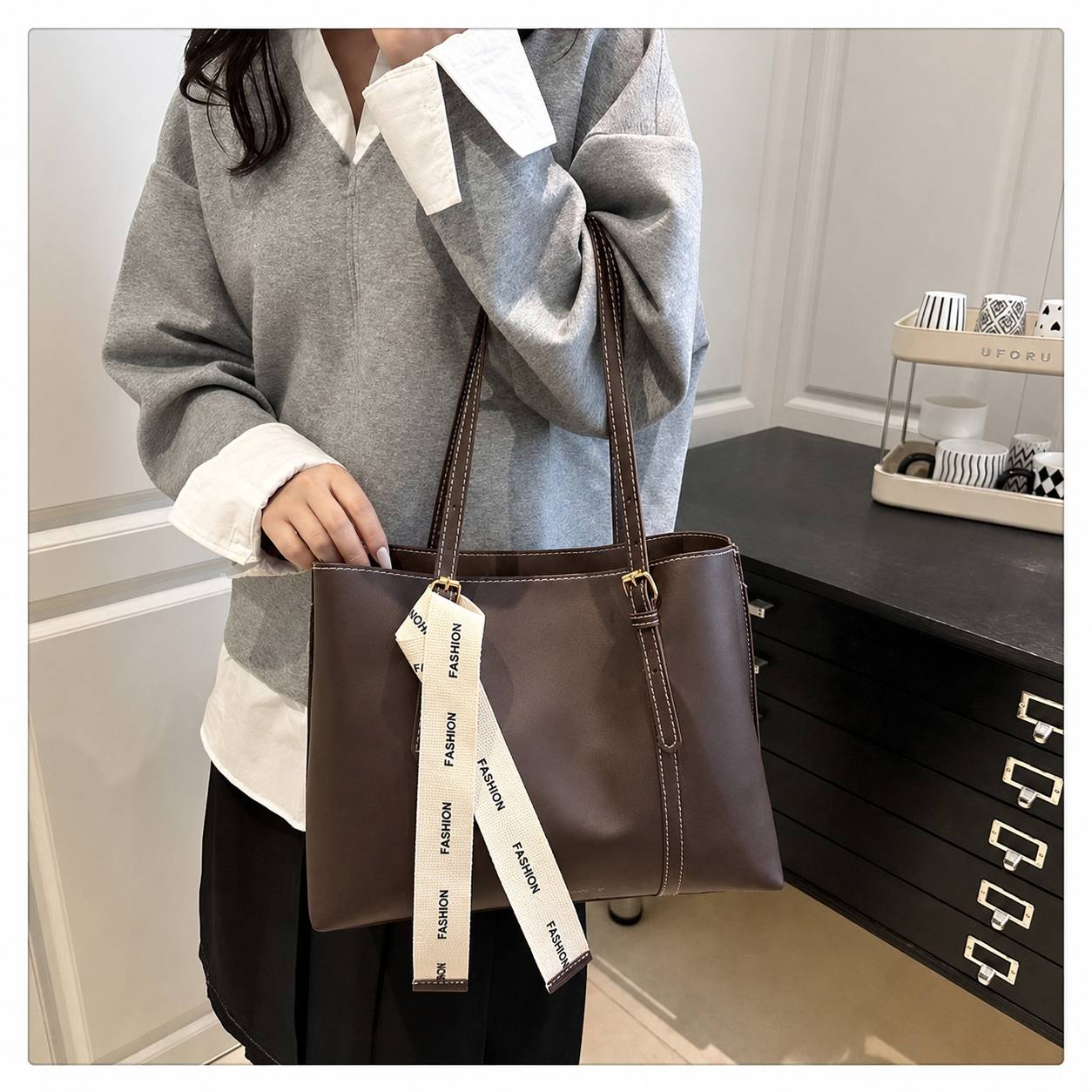Phaela Tote