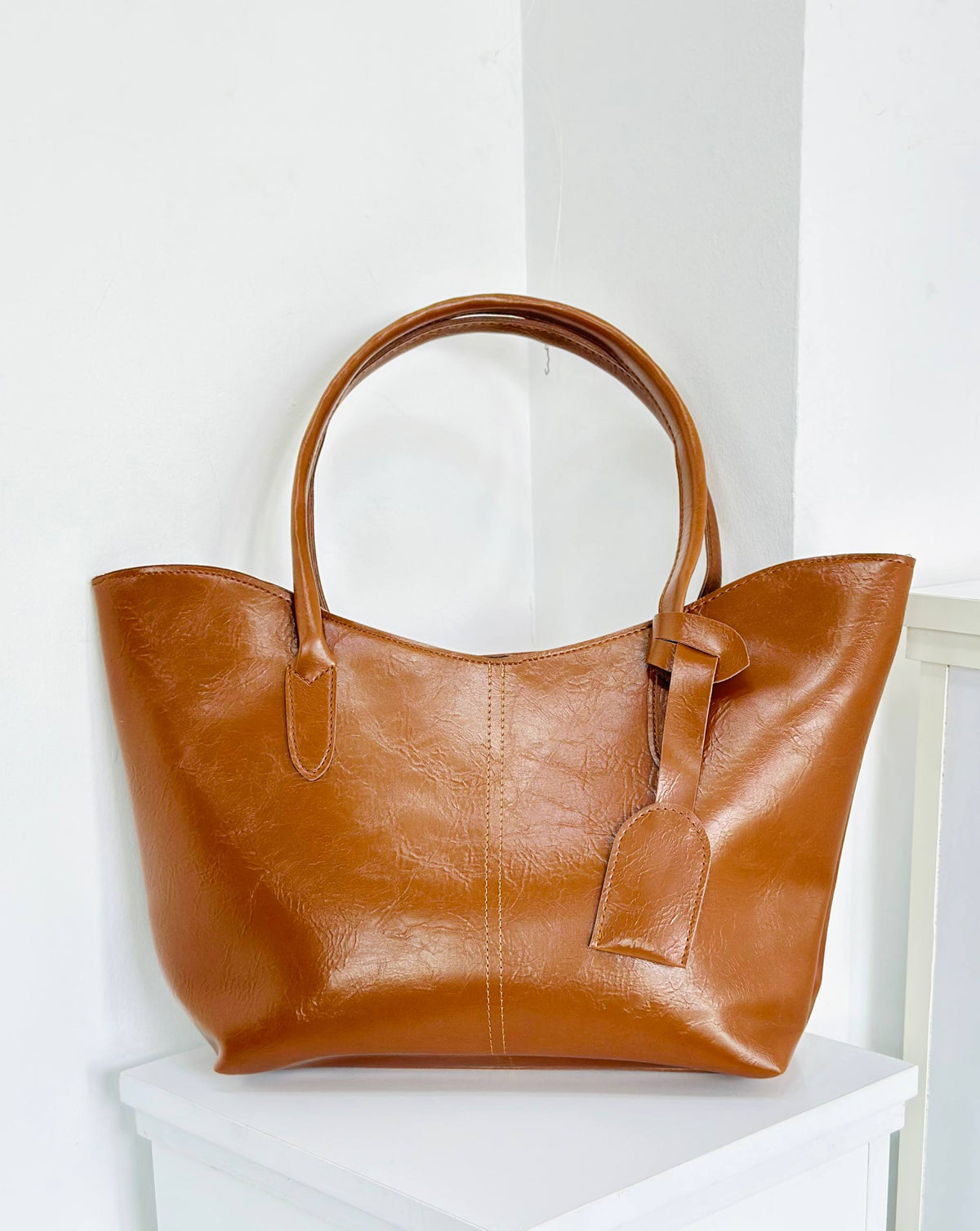 Taveiie Tote