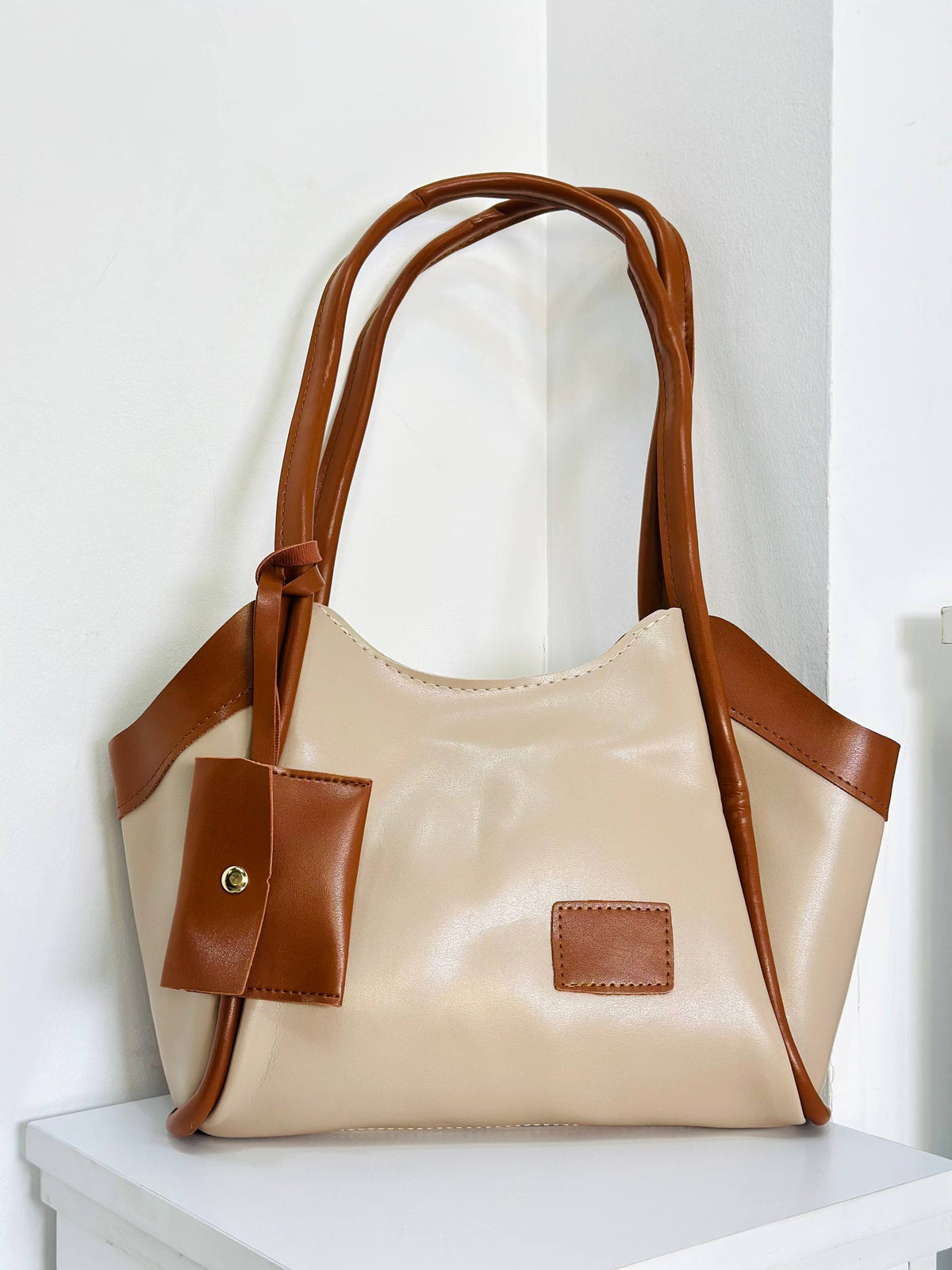 Givara Tote