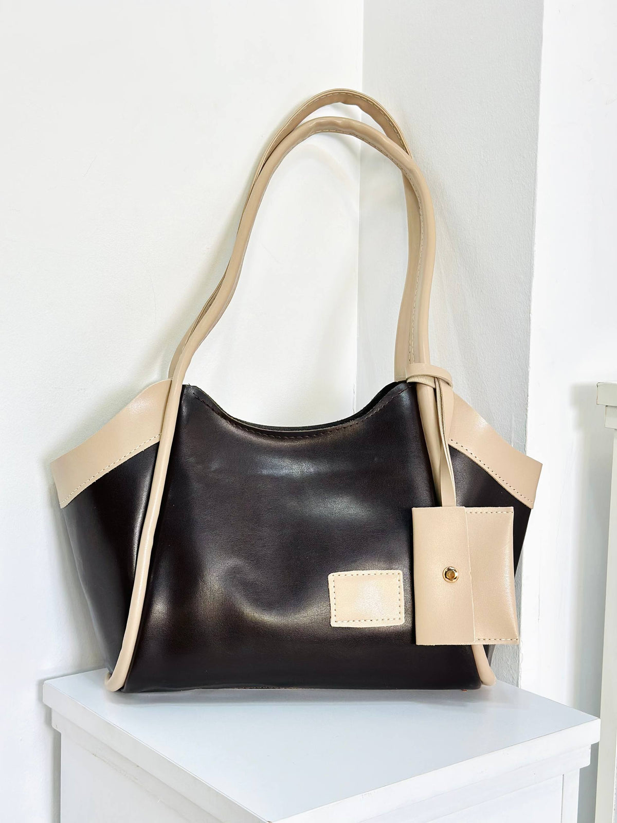Givara Tote