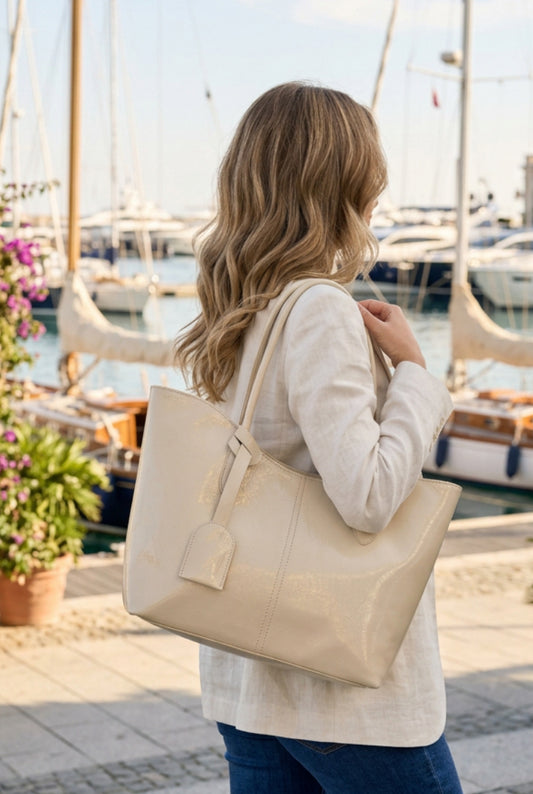 Taveiie Tote