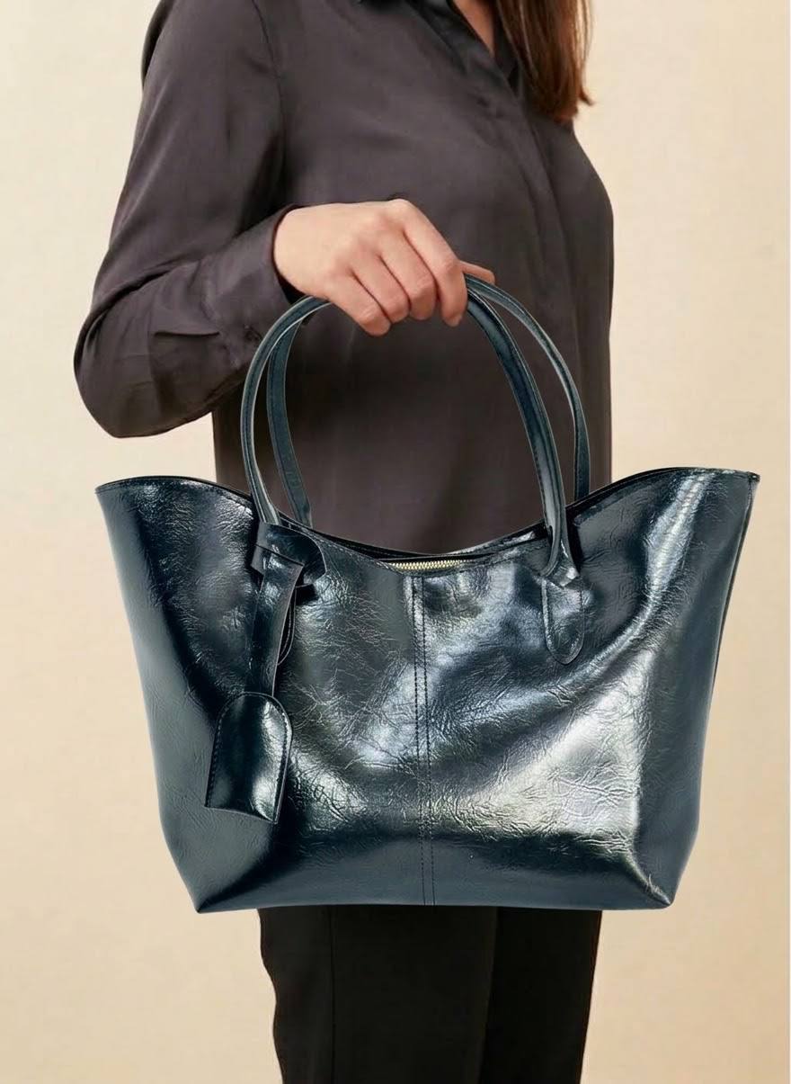 Taveiie Tote