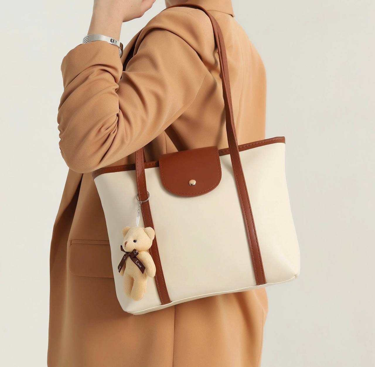 Vera Tote