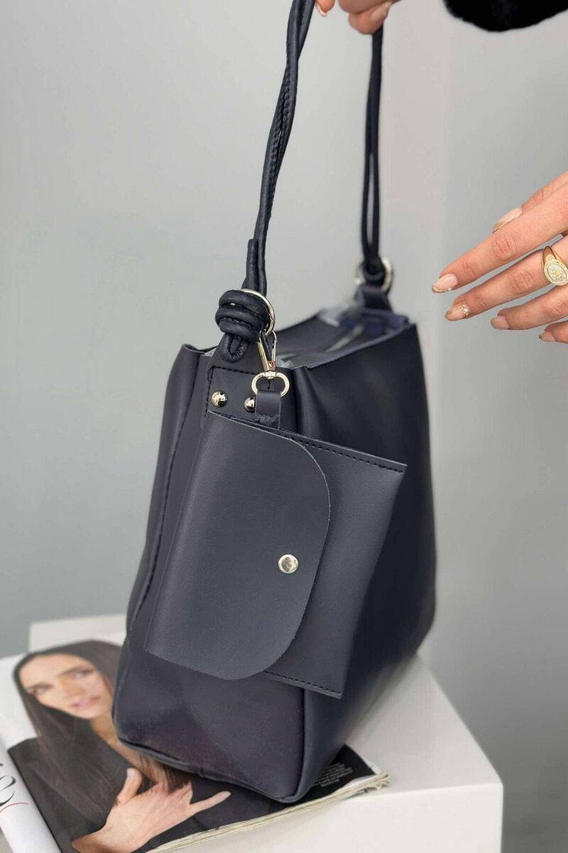 Astra Tote